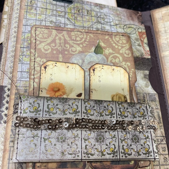 Junk journal - Picture 4 of 10